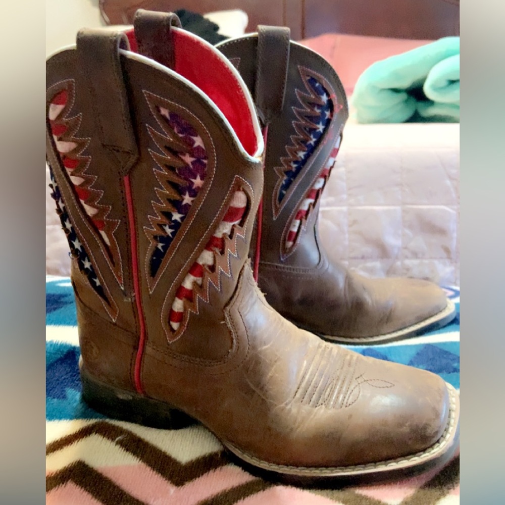Ariat Kids Distressed Brown with Flag VentTEK Wide Square Toe Cowboy Boots